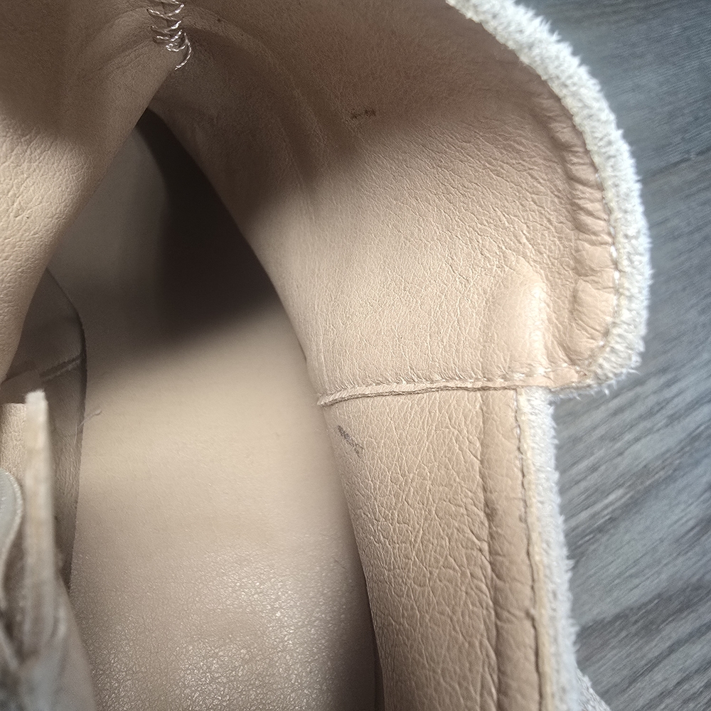 Beige Suede Chunky Heel Ankle Boots Side Bow Size 9 Neutral Fall Chic - Picture 10 of 10